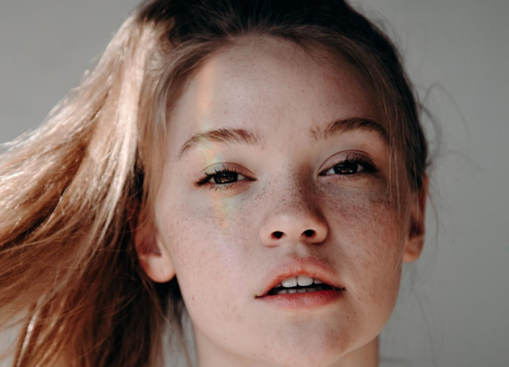 Cosmetice non-comedogenice: ce sunt si cum iti ajuta pielea