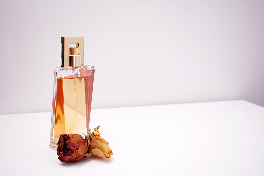Cele mai bune parfumuri de dama: top 10 parfumuri preferate de femei